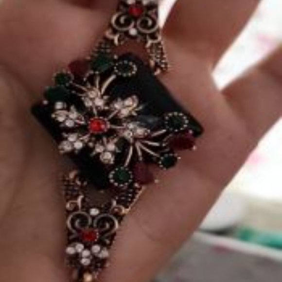 Emerald Green Stone With Vintage Gold Tone Kinel Turkish Bracelet For Women - Picture 3 of 4